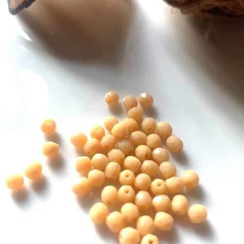 50 perles rondes cristal facettées beige 4mm