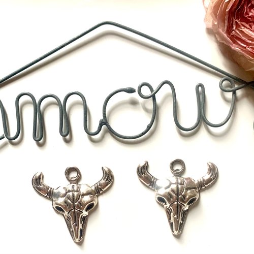 Pendentifs breloque taureau métal argenté