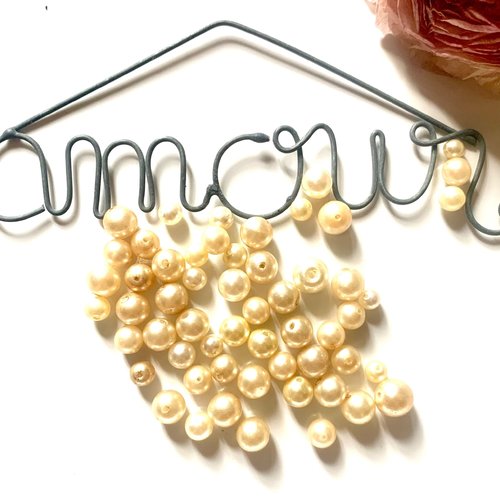 Perles nacrées blanches percées x56