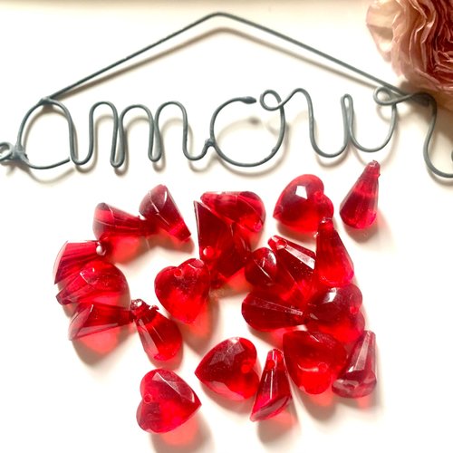 22 perles rouges synthétiques 2 formes