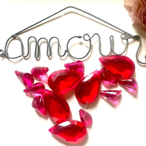 14 perles fuchsia synthétiques 2 formes