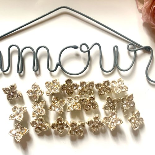 Perles fleurs cabochons cristal deux piquots x10