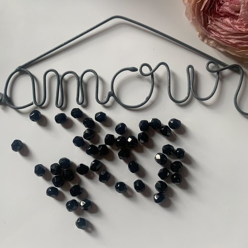 45 perles rondes facettées en cristal noir 4mm