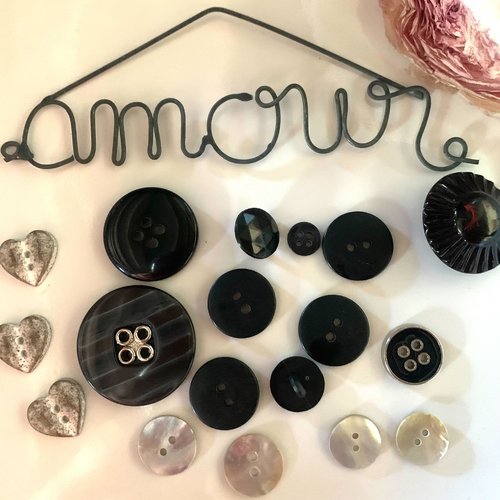Lot de 18 boutons - spécial couture