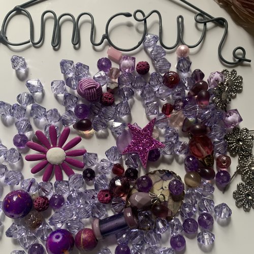150 perles assortiment en mauve