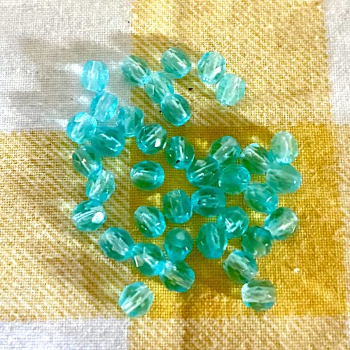 38 perles cristal olive à facettes turquoise 4mm