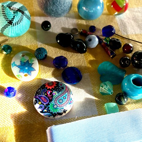 35 perles assortiment en bleu