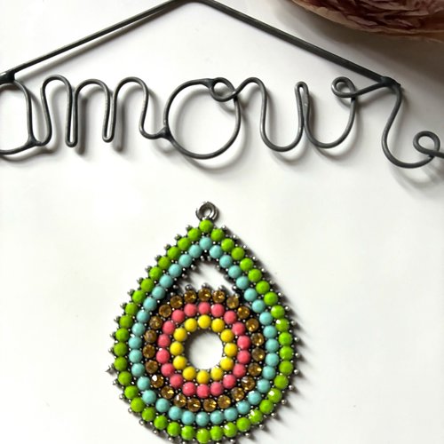 Grand pendentif goutte perles multicolores
