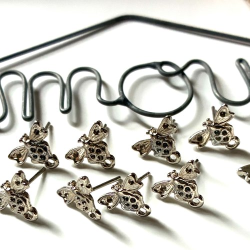 Boucles d'oreille puces métal argenté papillon 1 piquot