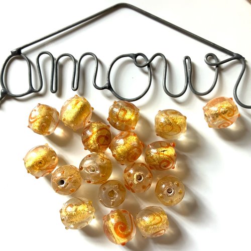 17 perles en verre rondes en doré et rouge