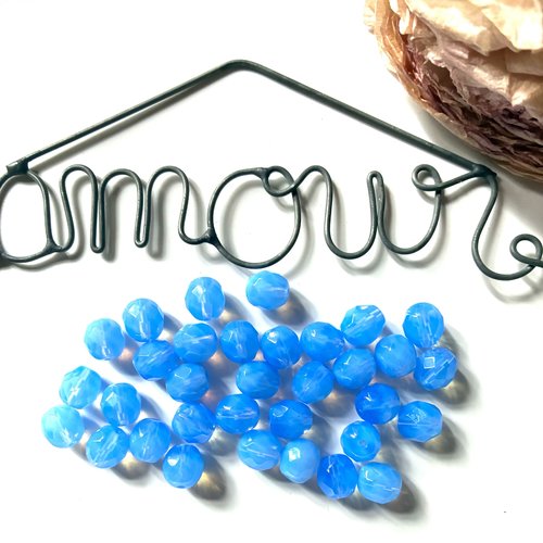 30 perles en cristal rondes facettées en bleu lavande 10mm