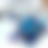 20 perles en verre dans les tons de bleu foncé et blanc assortiment
