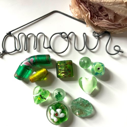 10 perles en verre assortiment en vert