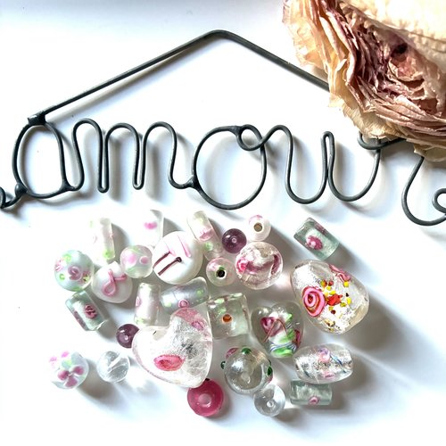 25 perles verre en rose, vert, blanc et transparent