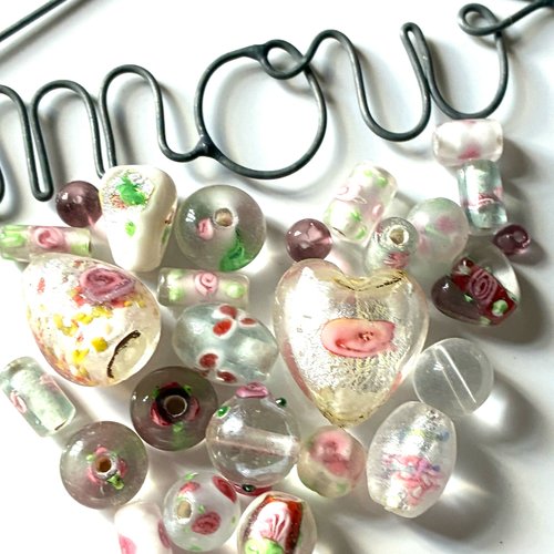 25 perles verre en rose, vert, blanc et transparent