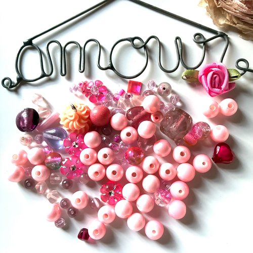 Lot de 60 perles synthétiques rose