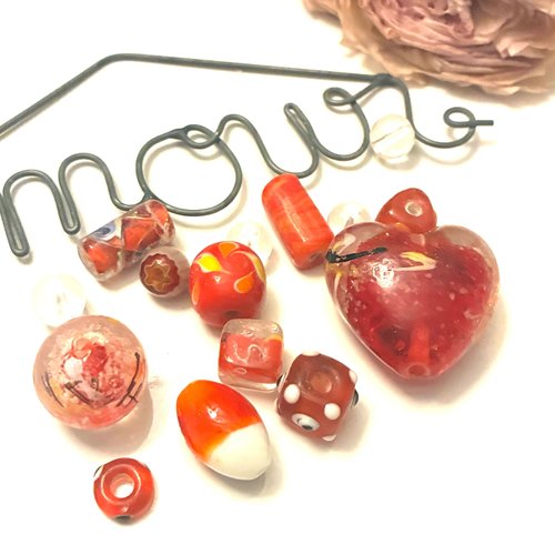 15 perles en verre en rouge