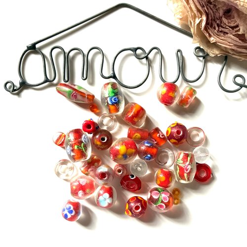 30 perles verre en rouge, transparent et vert