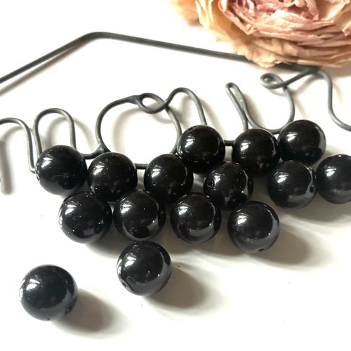 15 perles rondes nacrées en noir 10mm