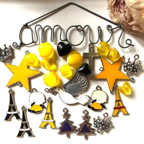 25 breloques en émail et perles verre assortiment jaune et noir