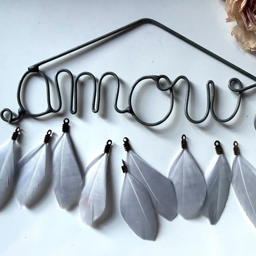 Plume en gris avec accroche bronze petit modèle 3,5cm