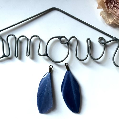 Plume en gris foncé avec accroche bronze x1 4-5cm