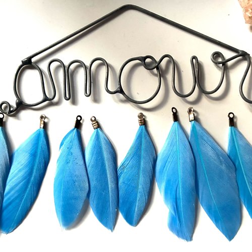 Plume bleu lavande avec accroche bronze grand modèle 7cm