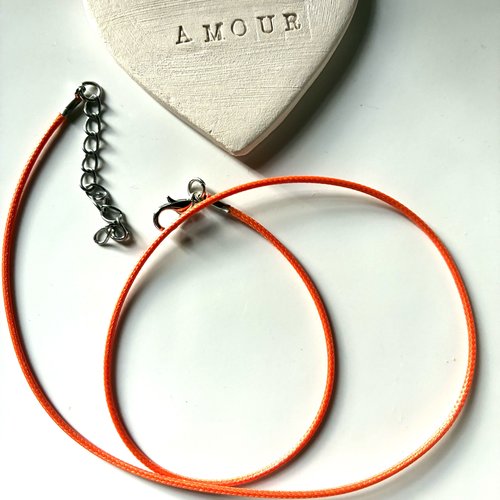 Collier cordon fil de soie orange 50 cm fermoir mousqueton