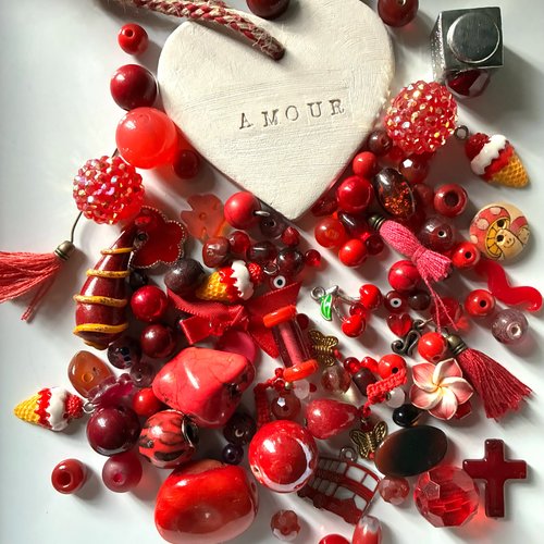 Lot 80 perles assortiment en rouge