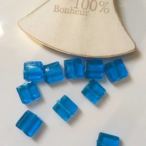 Perles carrées en verre en turquoise x10