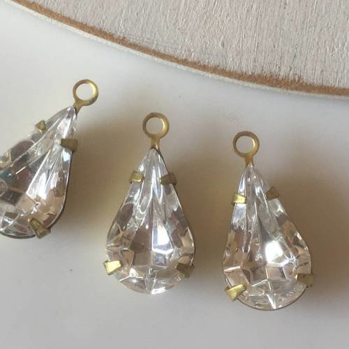 Trio de pendentifs gouttes en cristal de verre sertis 