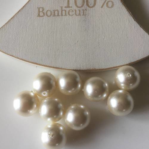 Perles nacrées en blanc percées 12 mm lot de 9 exemplaires 