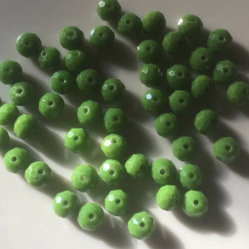 5 perles en cristal rondes facettées en vert 8mm 