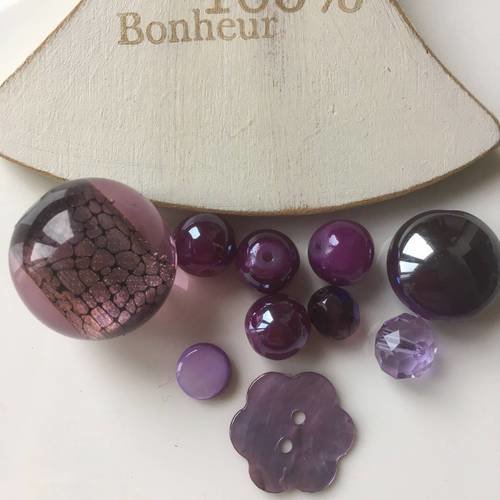 Lot de 10 perles verre, nacre, résine en violet 