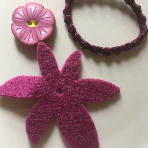 Kit élastique cheveux fleur feutrine en violet et bouton fimo 