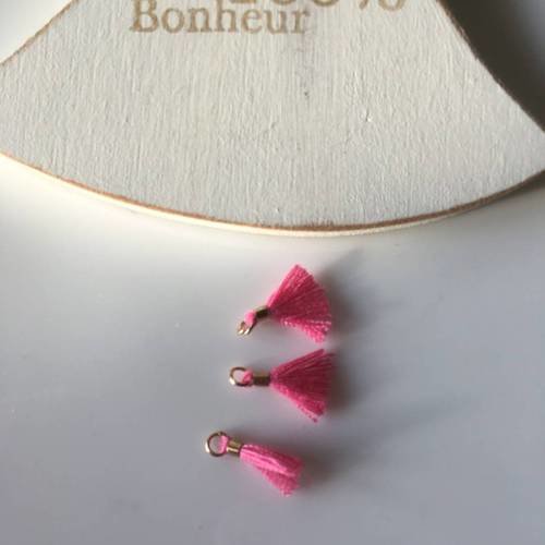 Lot de 2 breloques mini pompons coton rose anneau doré 1cm 