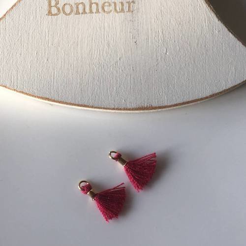 Lot de 2 breloques mini pompons coton rose framboise anneau doré 1cm 