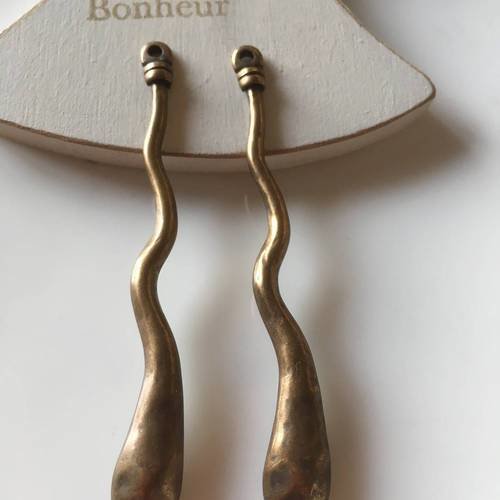 Duo de pendentifs longs en bronze clair gouttes ondulées 