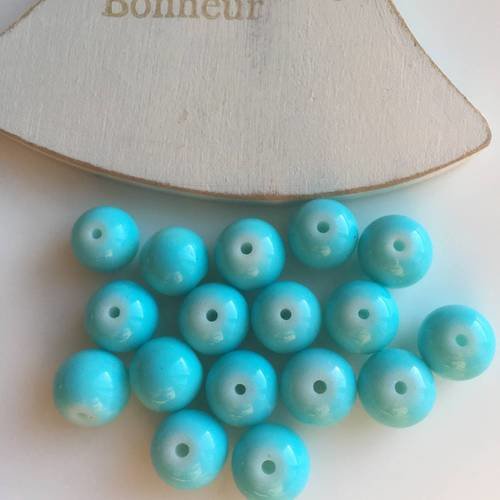 Lot de 17 perles rondes porcelaines bleu ciel percées 
