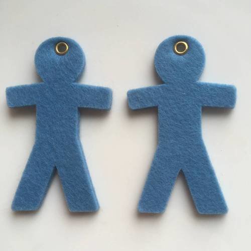 Duo de garçons en feutrine bleu pour décorer ou customiser x1 