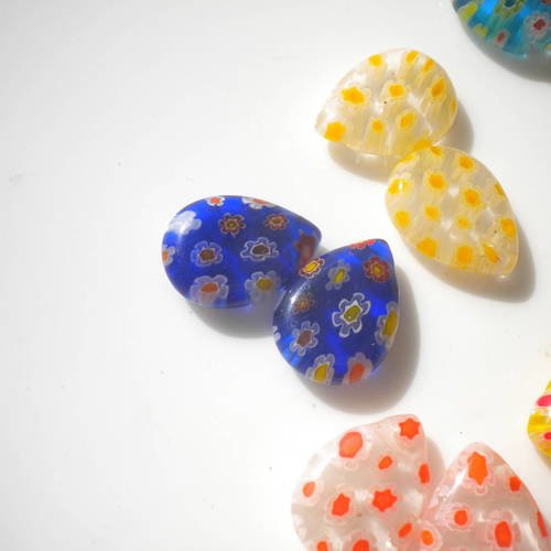 Perles gouttes en verre millefiori bleues et multicolores x2 