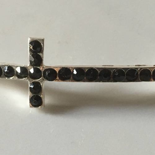 Croix incurvée spécial bracelet cabochons cristal noir x1 exemplaire 
