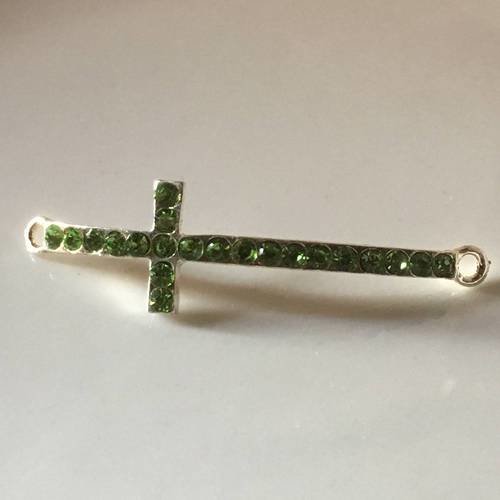 Croix incurvée spécial bracelet cabochons cristal vert x1 exemplaire 