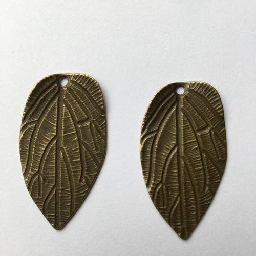Lot de 2 pendentifs bronze feuilles nervurées percées 