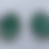 Pendentifs piquot avec cabochons ovales fleurs vertes 