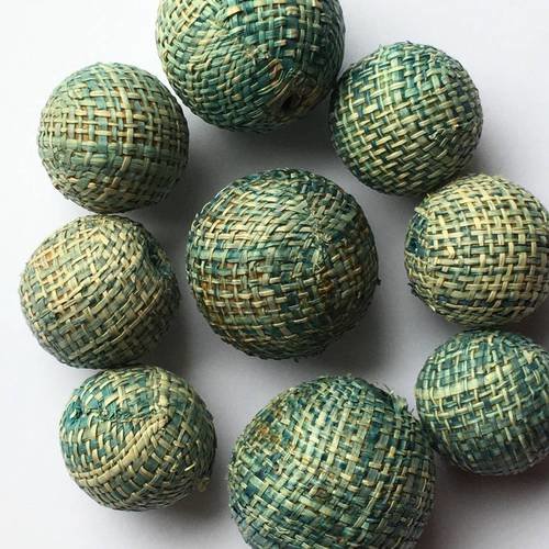9 perles rondes en fibres percées 2 tailles en bleu et naturel 