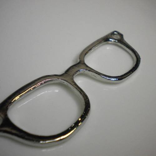 Pendentif lunettes en métal argenté x1 exemplaire 