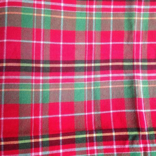 Coupon de tissu en coton à carreaux rouges et verts 83cmx73cm 
