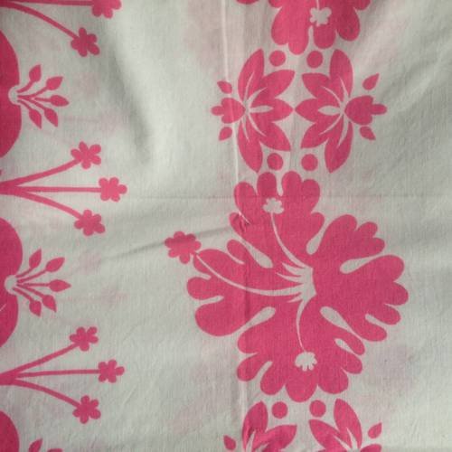 Métrage de tissu en coton fleurs tahitiennes rose  1,66mx1,20m 