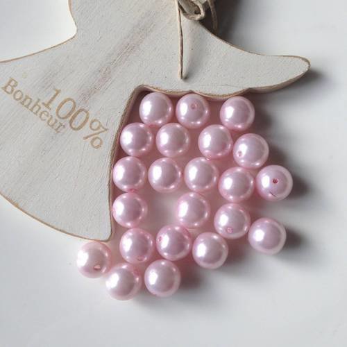 Lot de 22 perles rondes synthétiques en rose 
